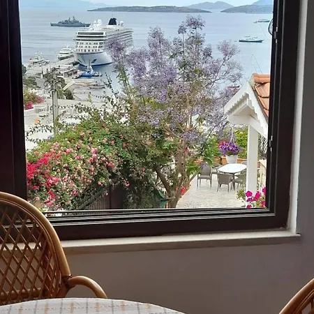 Kale Manzarali Yazlik Ev * Bodrum