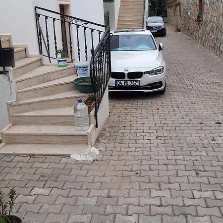 Kale Manzarali Yazlik Ev